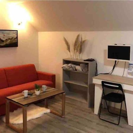 Au Bout Du Bois Piscine Sauna Hammam Accessible En Saison Et Le Logement Accessible Toute L Annee Les Déserts エクステリア 写真