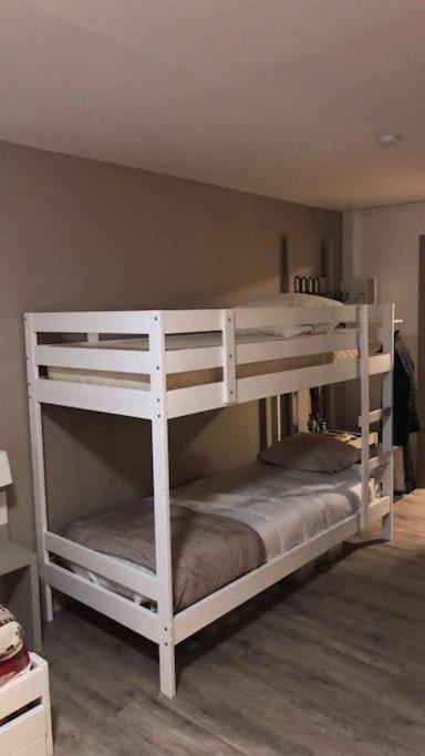 Au Bout Du Bois Piscine Sauna Hammam Accessible En Saison Et Le Logement Accessible Toute L Annee Les Déserts エクステリア 写真