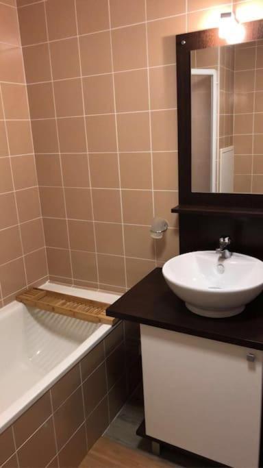 Au Bout Du Bois Piscine Sauna Hammam Accessible En Saison Et Le Logement Accessible Toute L Annee Les Déserts エクステリア 写真